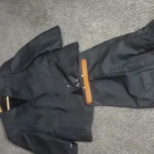 Geoffrey Beene Men's Charcoal Color Suit